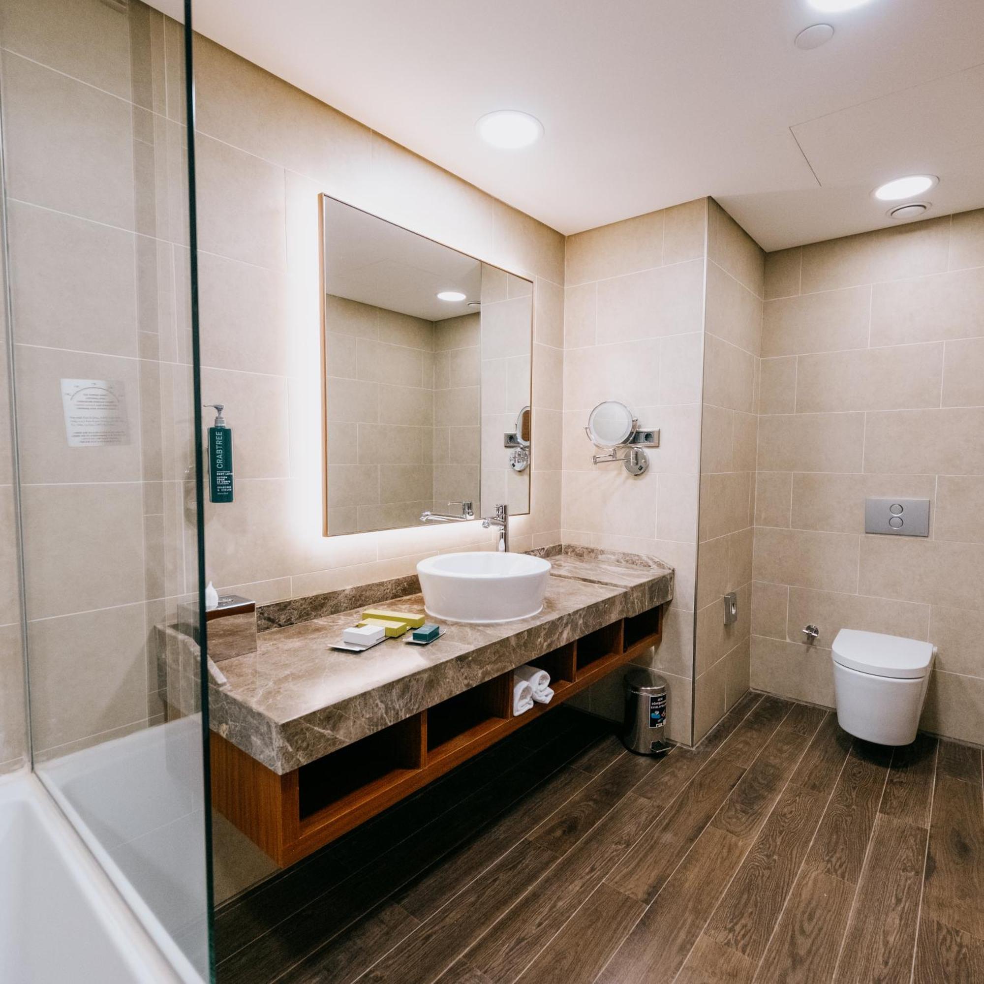 Готель Doubletree By Hilton 5*